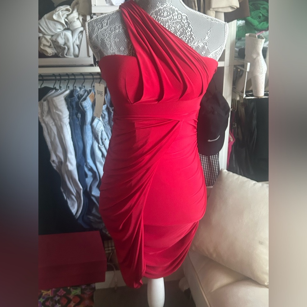 Elegant Red One-Shoulder Dress